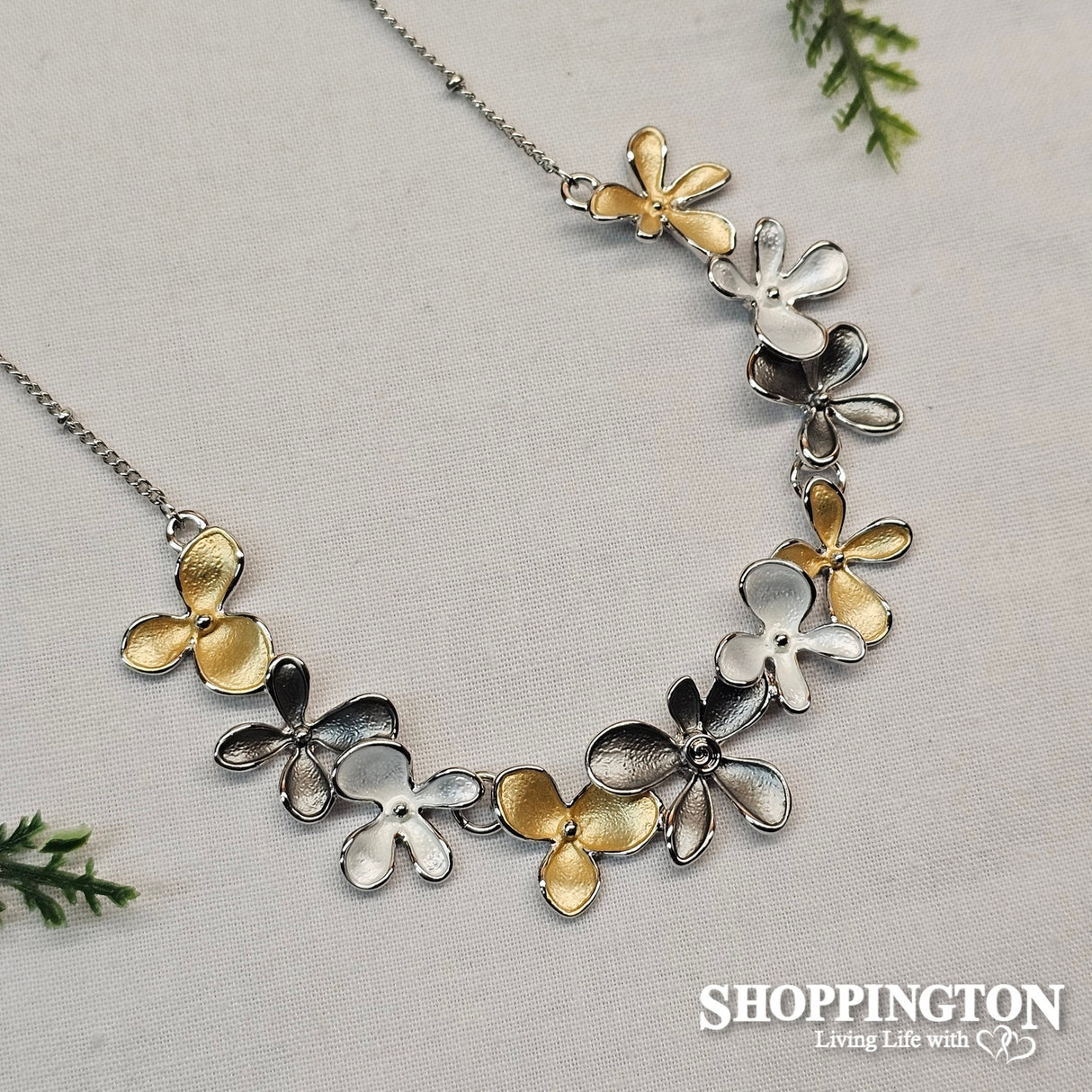 Necklace - Triple Coloured Daisy