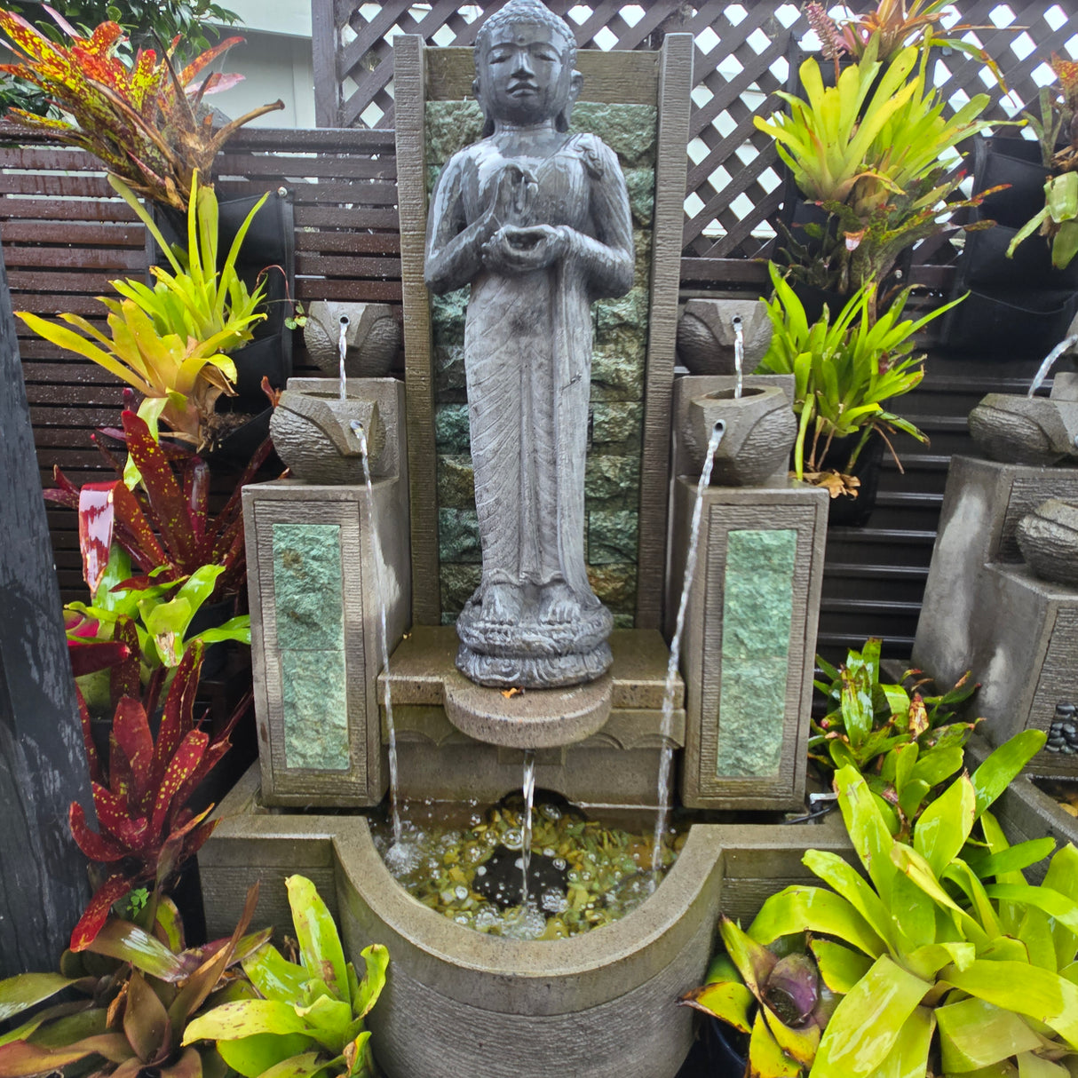 Standing Strong Water Feature 90cm x 150cm