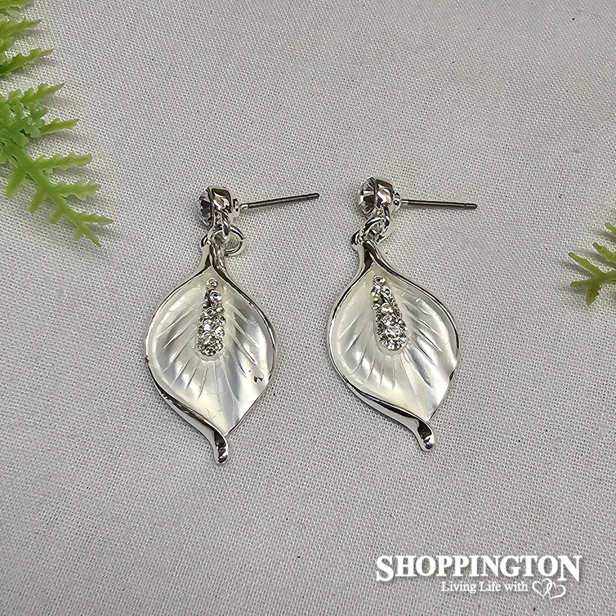 Earrings - White Diamante Lily