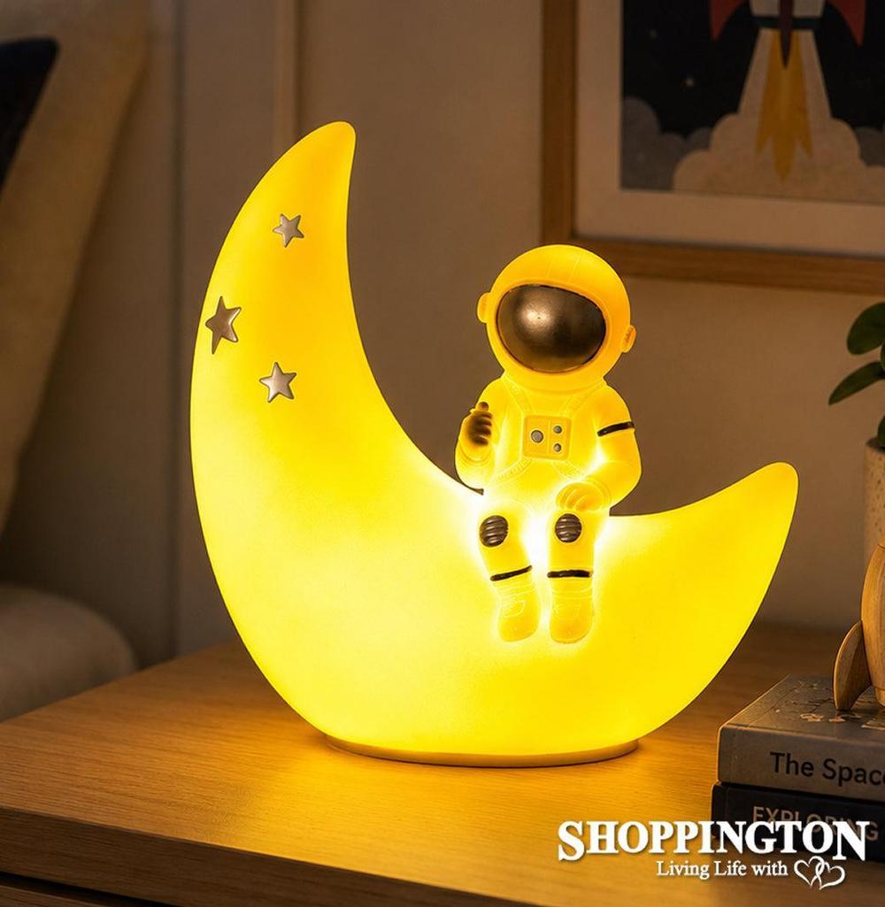 Astronaut on Moon Lamp