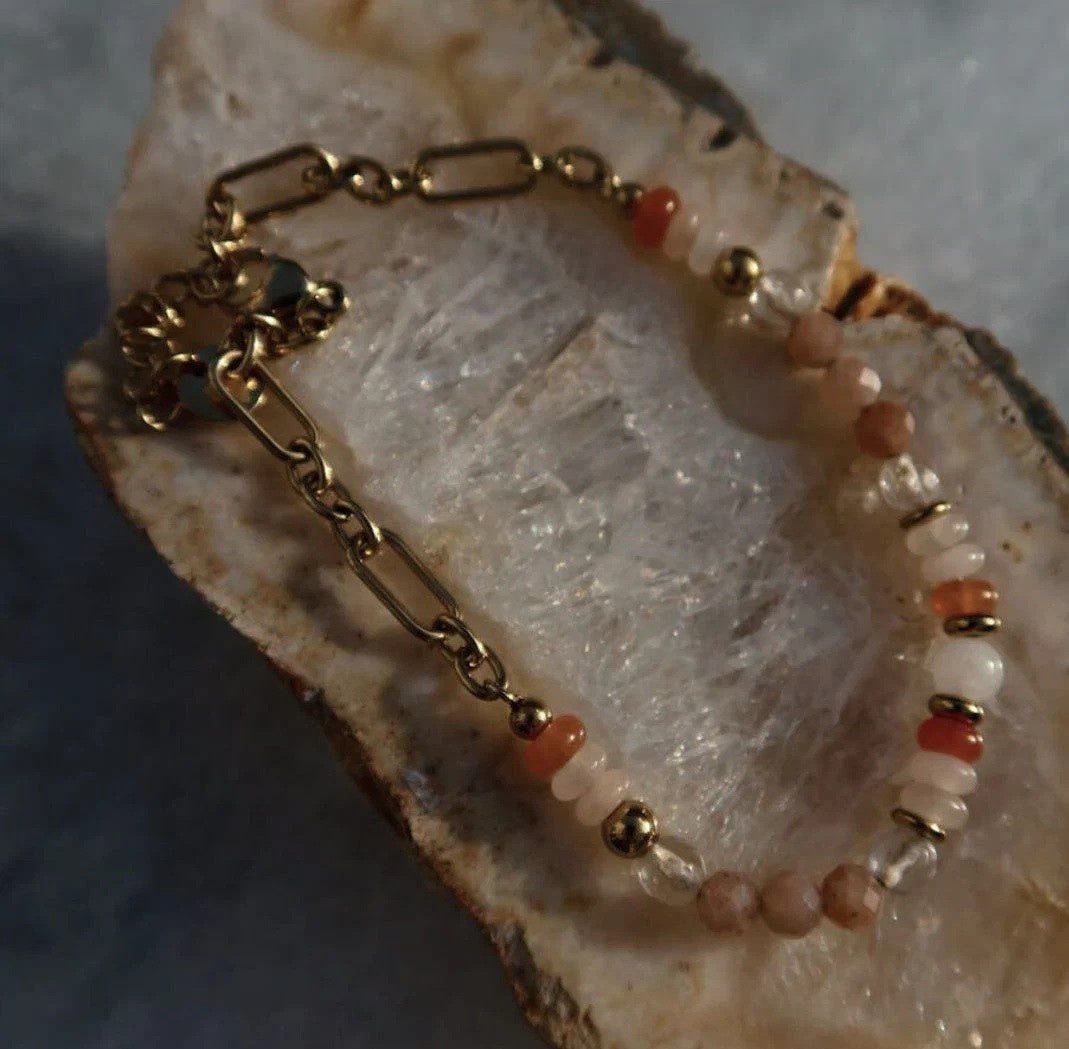 Bracelet - Precious Stones & Chain