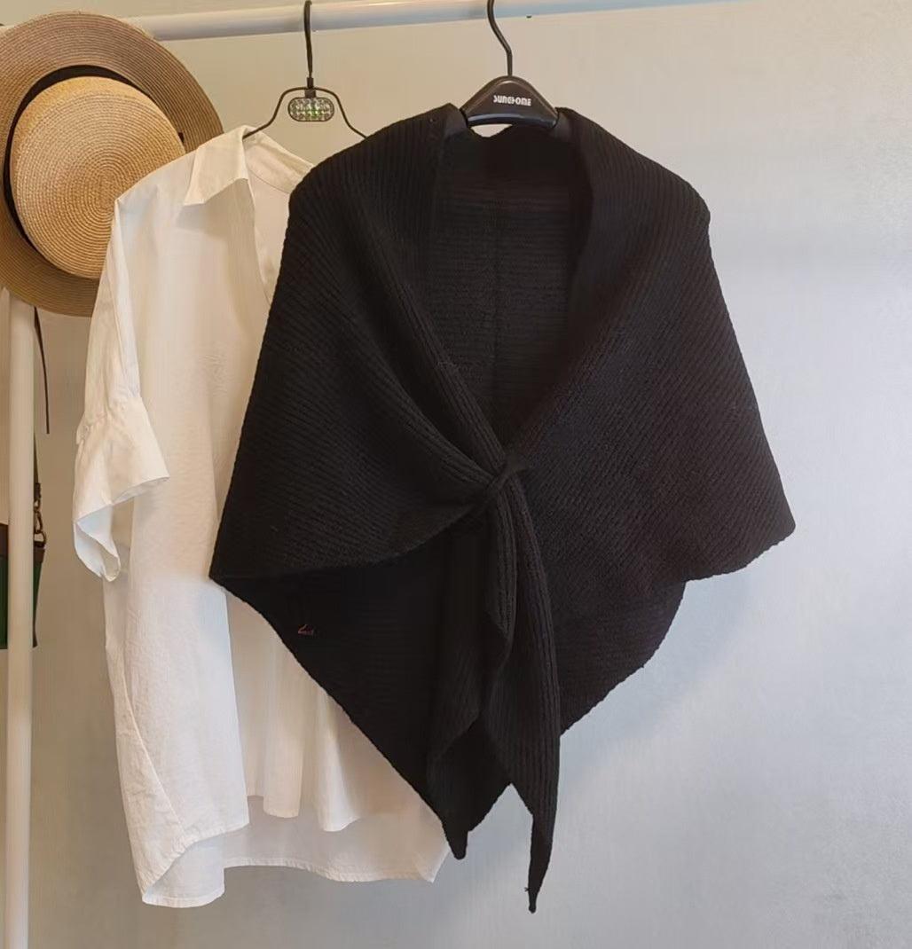 Cape - Pull Throw Black