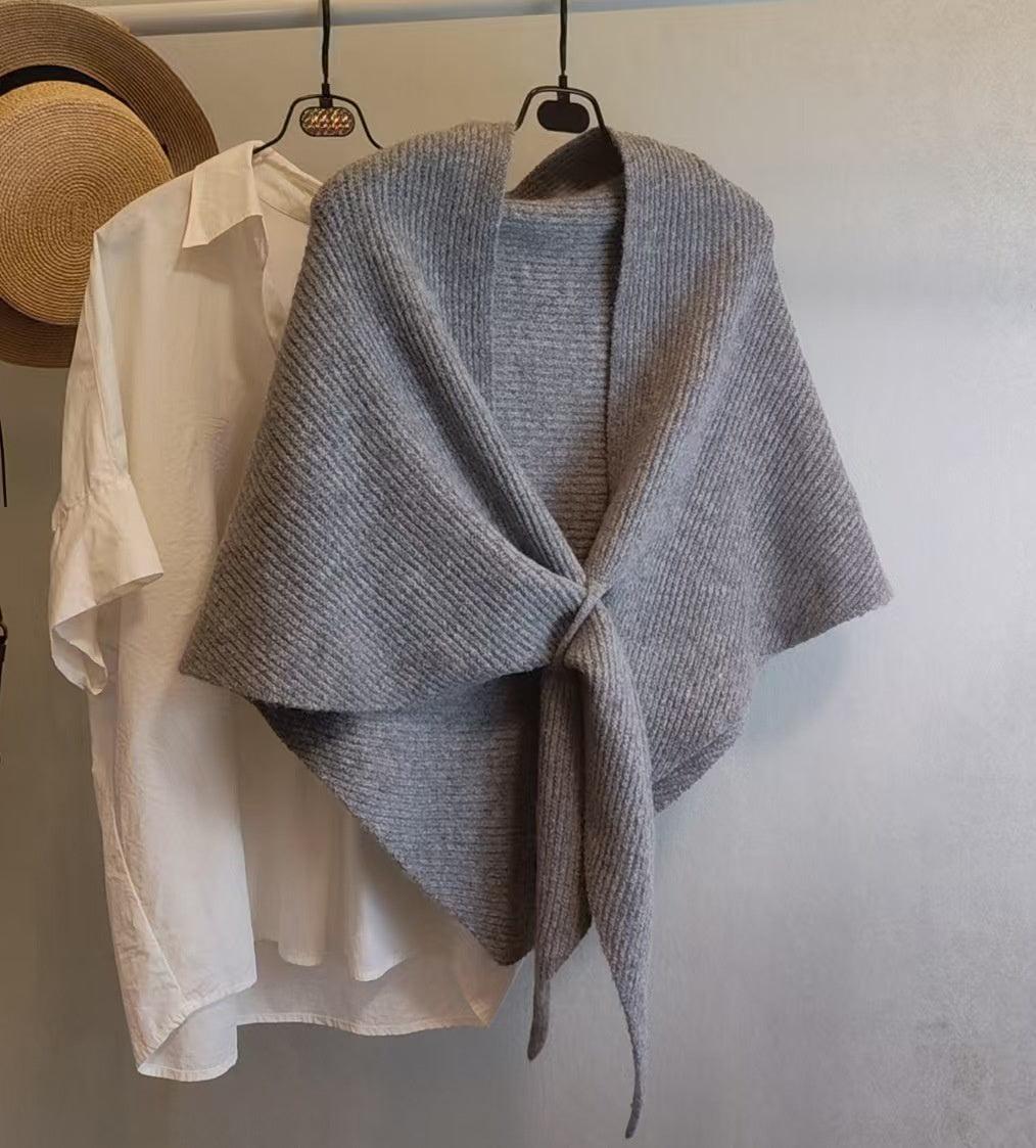 Cape - Pull Throw Light Grey