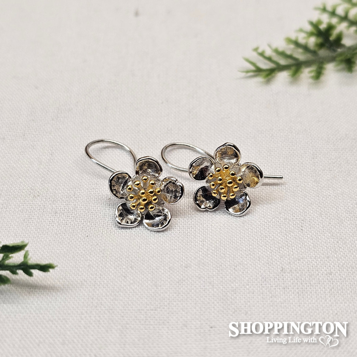Earrings - Manuka Flower