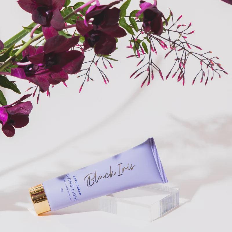 Living Light Handcream / Black Iris