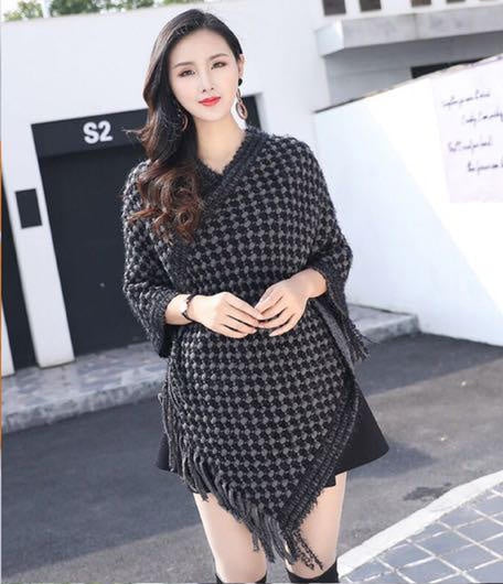 Black Poncho - fine geometric