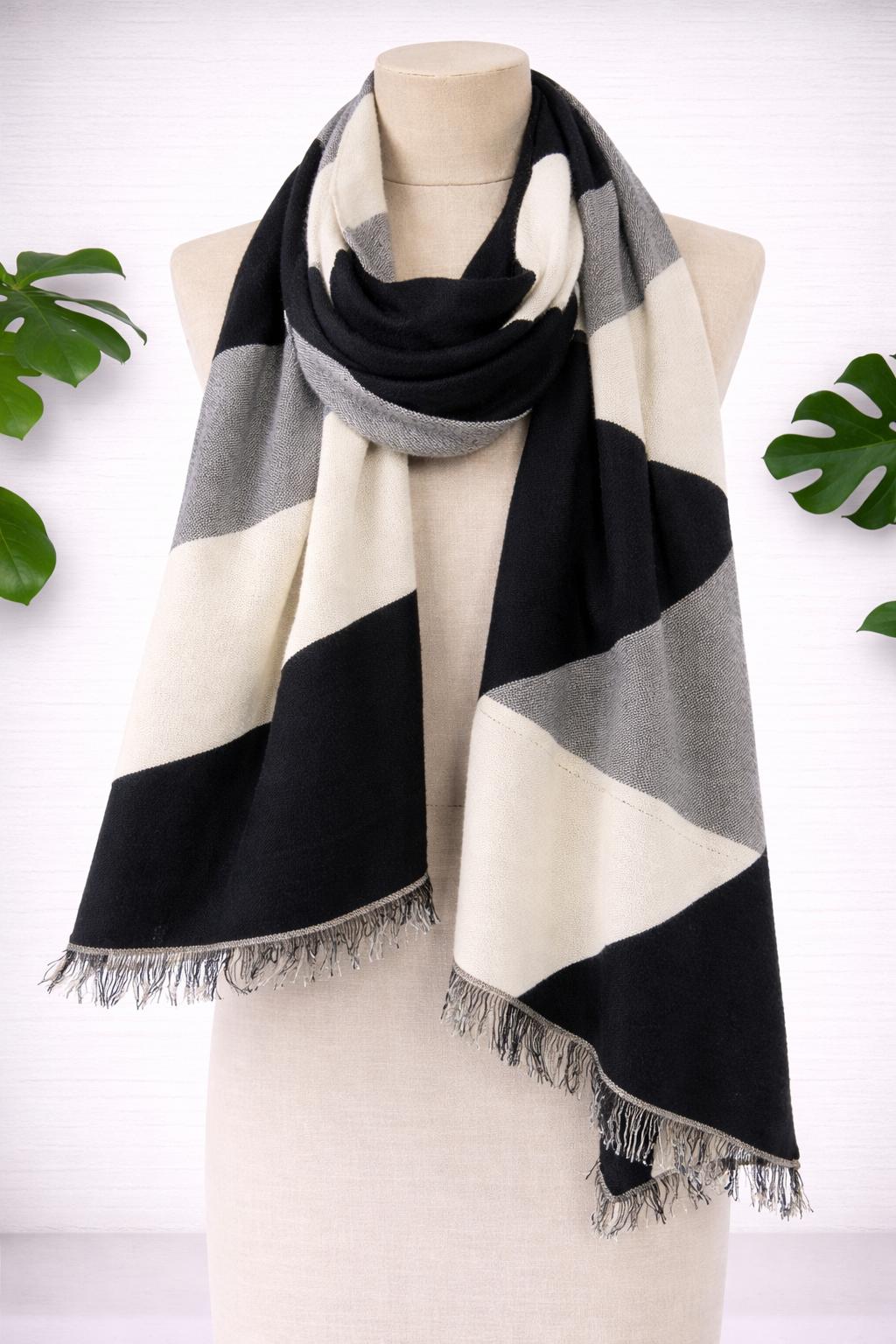 Shrug/Wrap - Black/White Block Rectangles