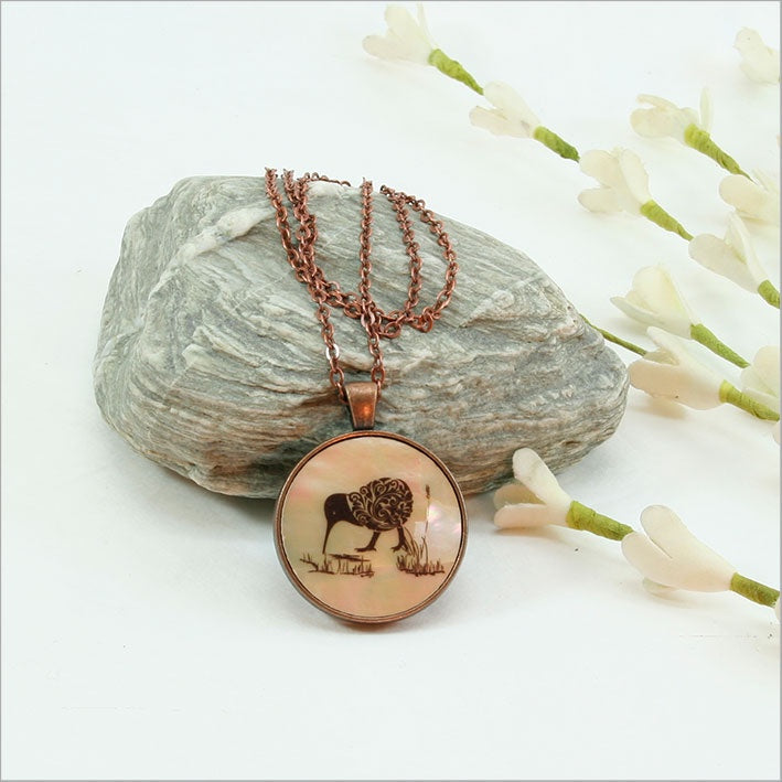 Circle Pendant Filigree Kiwi