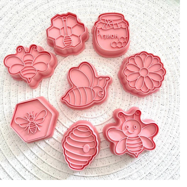 Wild Dough Stamper & Cutter Set - Bee's