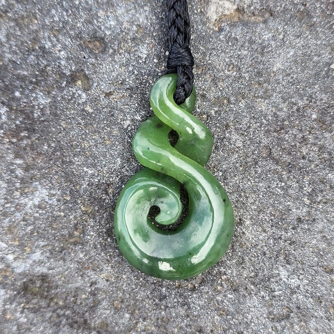 Pounamu Pendant - Twist