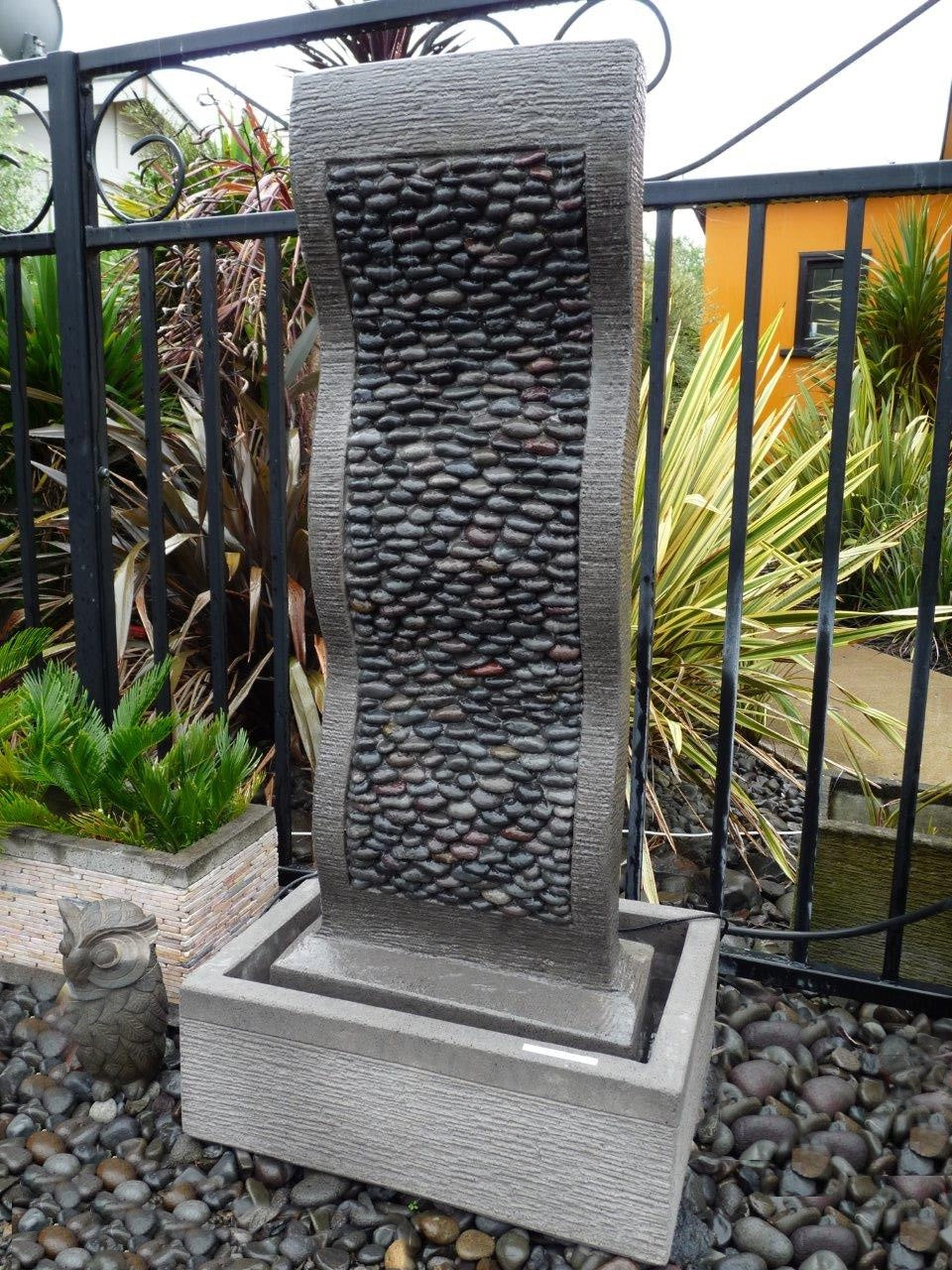 Pebble Effects Water Feature / Grey 75cm x 147cm
