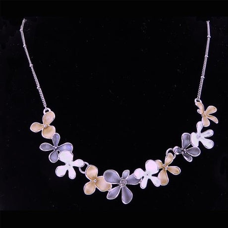 Necklace - Triple Coloured Daisy