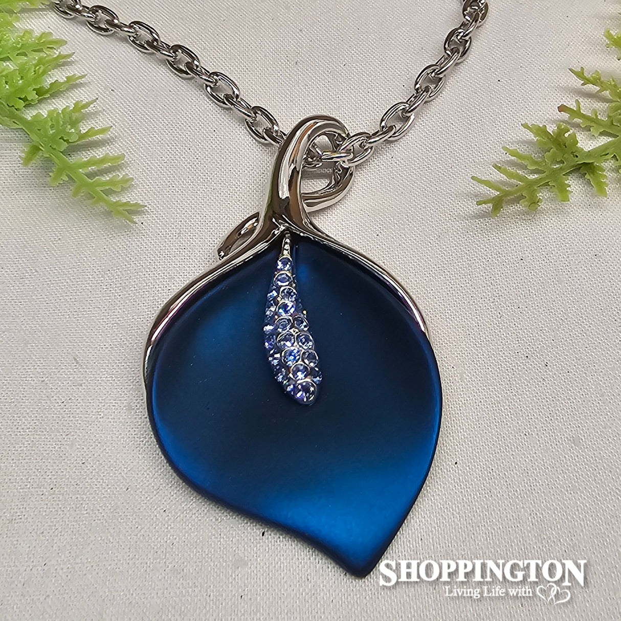 Necklace - Blue Lily
