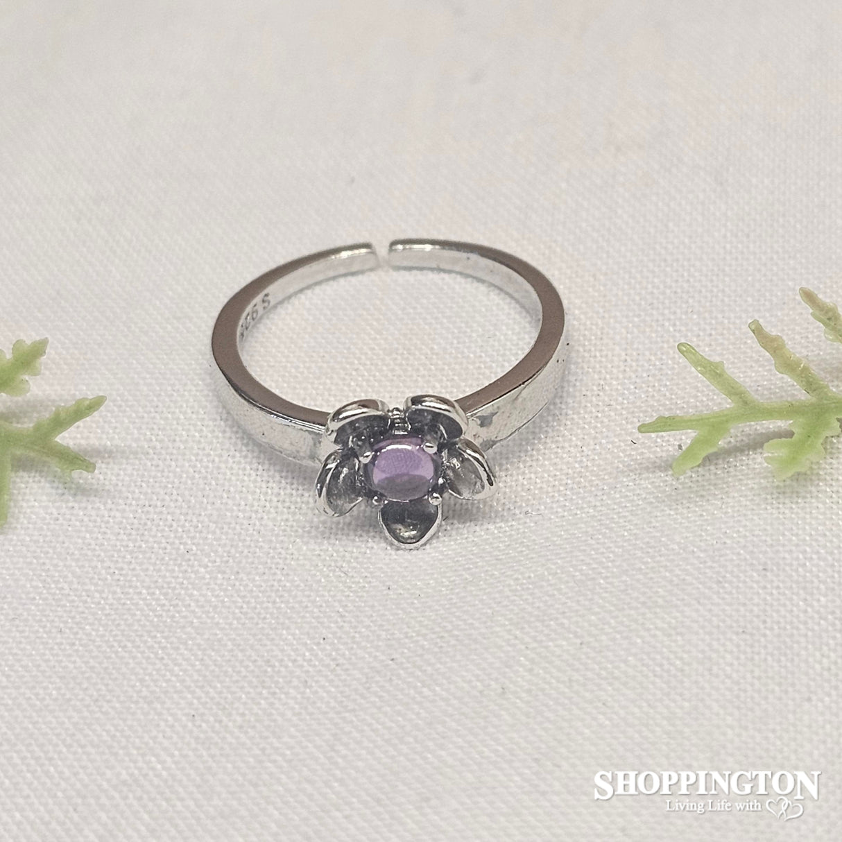 Manuka Flower & Amethyst Ring
