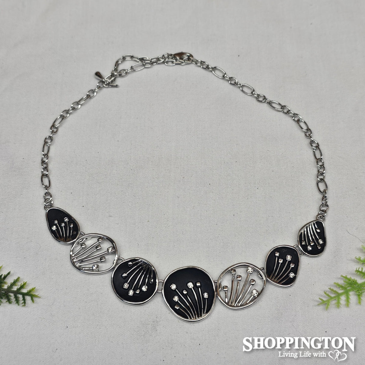 Necklace - Black Pohutukawa Necklace