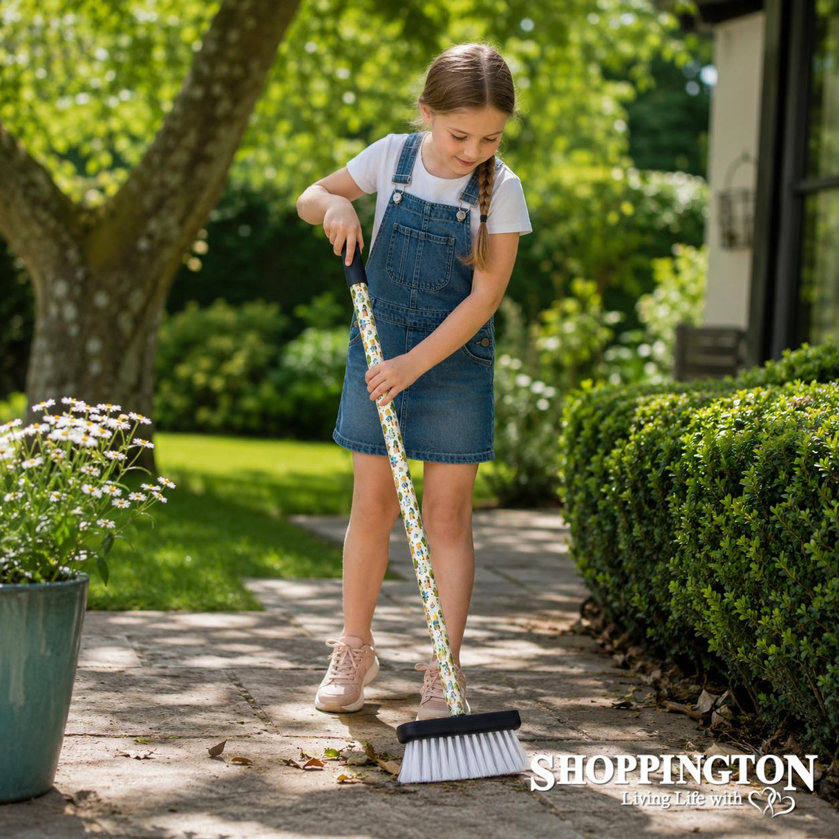 Peter Rabbit Kids Gardening / Broom