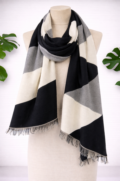 Shrug/Wrap - Black/White Block Rectangles