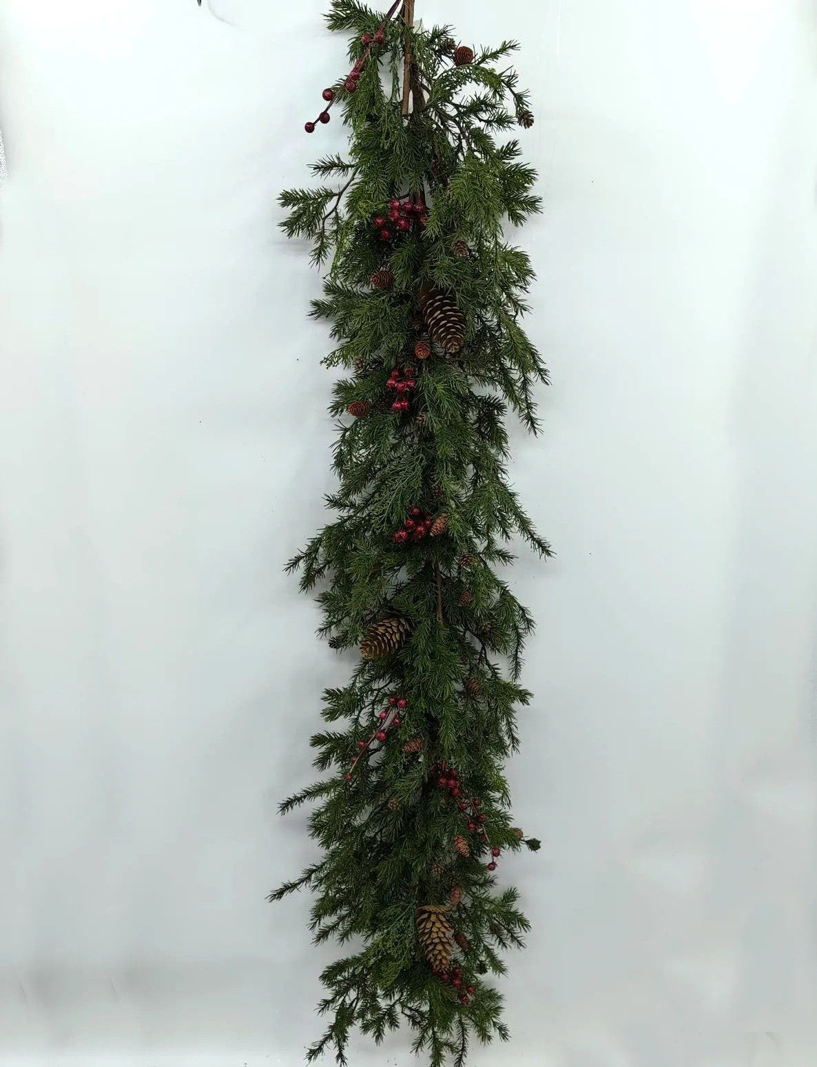 Deluxe Juniper Pine Garland