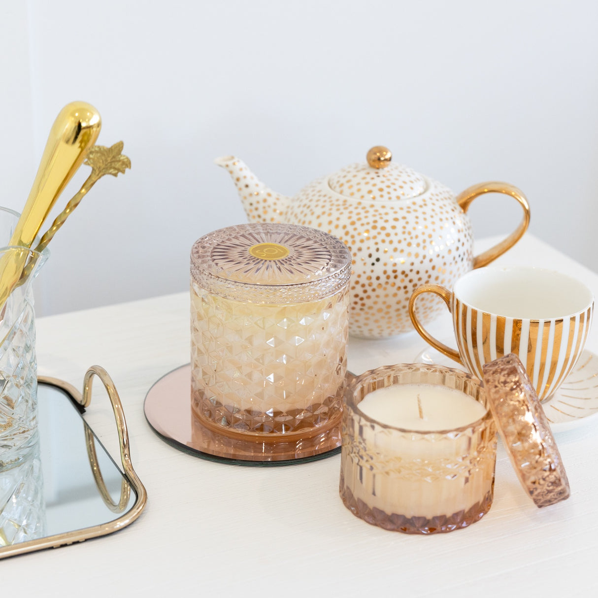 The SOi Co Shimmer Candle - Sparkling Vanilla Petite
